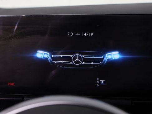 Used 2023 Mercedes-Benz GLA 250 4MATIC w/ Premium Package image 39