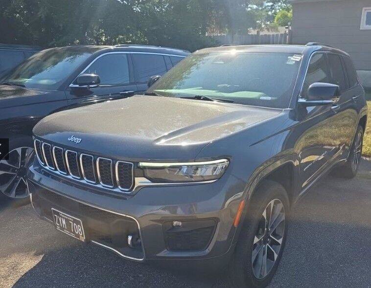 Used 2023 Jeep Grand Cherokee Overland w/ Luxury Tech Group IV AWD/4WD image 6