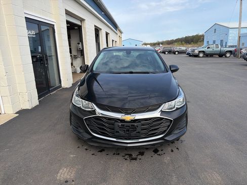 Used 2019 Chevrolet Cruze LS FWD image 3