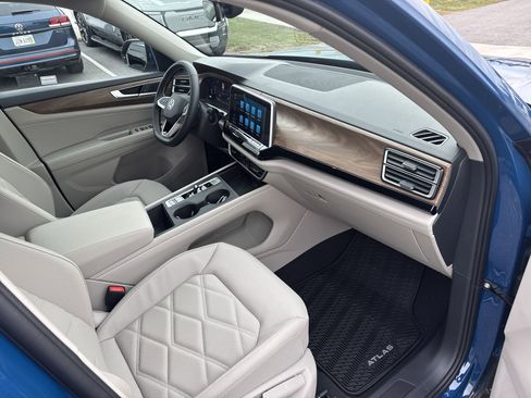 New 2026 Volkswagen Atlas SE image 30