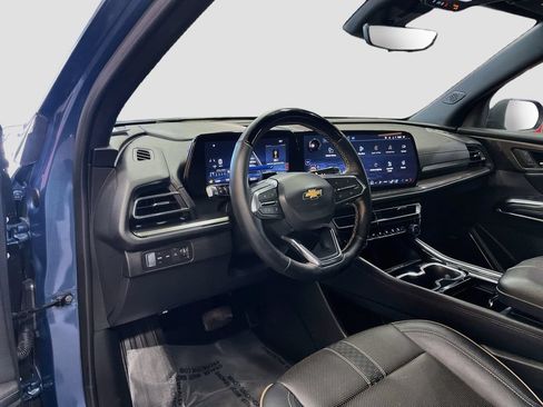 Used 2025 Chevrolet Traverse High Country AWD/4WD image 9