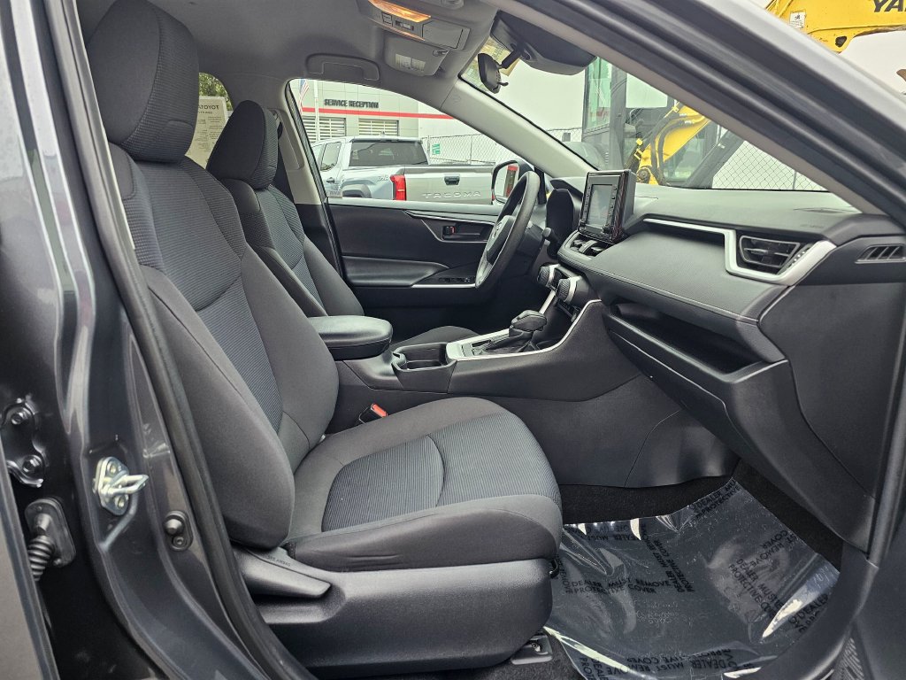 Certified 2021 Toyota RAV4 LE AWD/4WD image 10