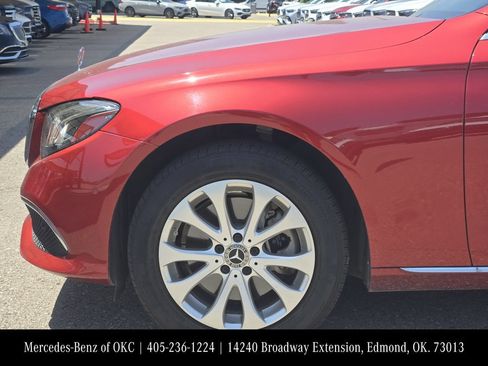 Used 2018 Mercedes-Benz E 300 4MATIC image 5