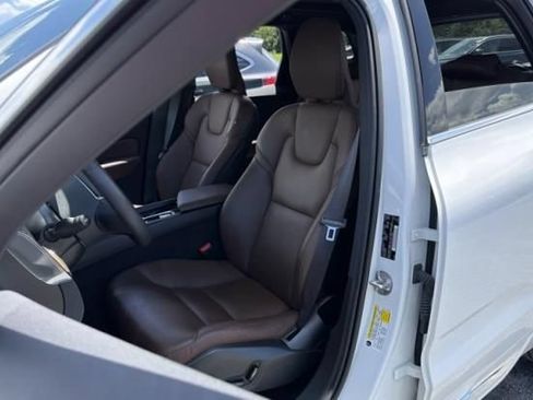 Used 2023 Volvo XC60 B5 Plus w/ Protection Package Premier FWD image 4