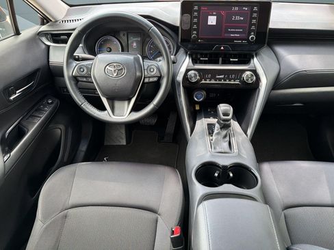 Used 2022 Toyota Venza LE AWD/4WD image 28
