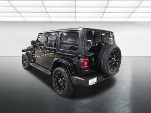 Used 2023 Jeep Wrangler Unlimited Sahara w/ Cold Weather Group image 7