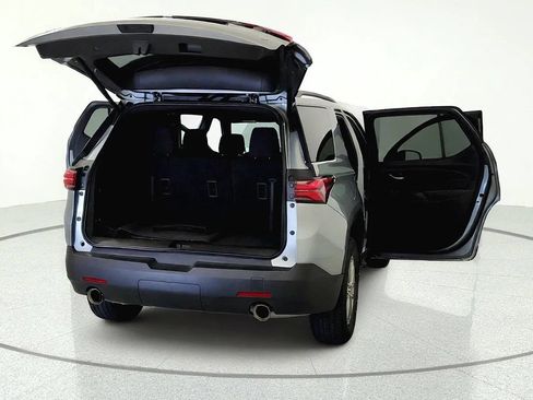 Used 2023 Chevrolet Traverse LT FWD image 11
