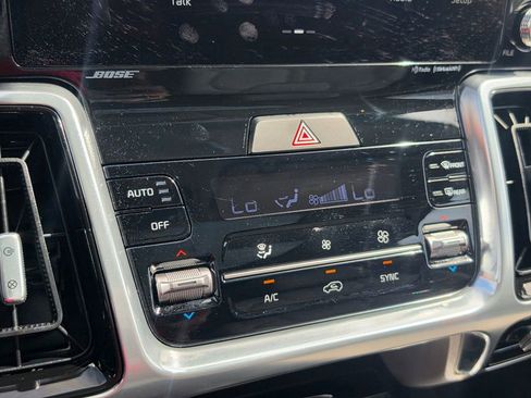 Certified 2023 Kia Sorento SX AWD/4WD image 31