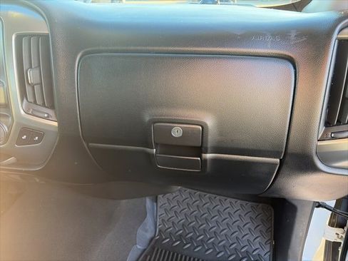 Used 2018 Chevrolet Silverado 1500 LT w/ All Star Edition image 48