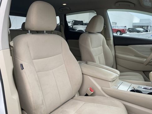 Used 2016 Nissan Murano S image 18