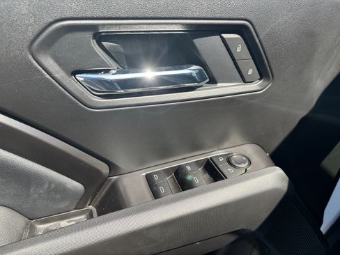 New 2025 GMC Canyon Elevation w/ Convenience Package image 9