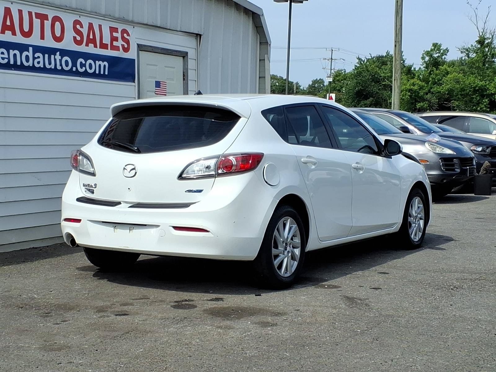 Used 2013 MAZDA MAZDA3 i Grand Touring FWD image 3