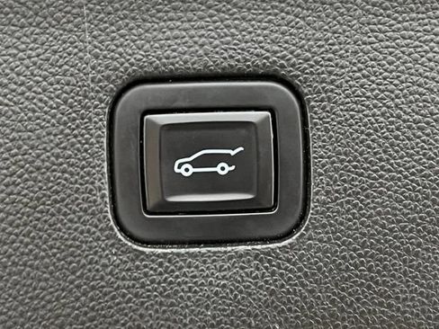 Used 2019 Buick Enclave Essence AWD/4WD image 14