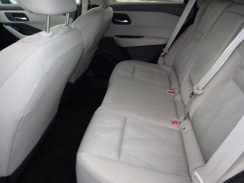 Certified 2025 Nissan Rogue SV AWD/4WD image 17