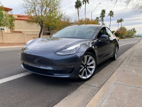 Used 2018 Tesla Model 3 Long Range image 2