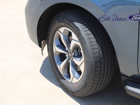 New 2027 Ford Expedition Active RWD image 5