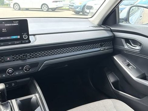 Used 2025 Honda Accord LX image 24
