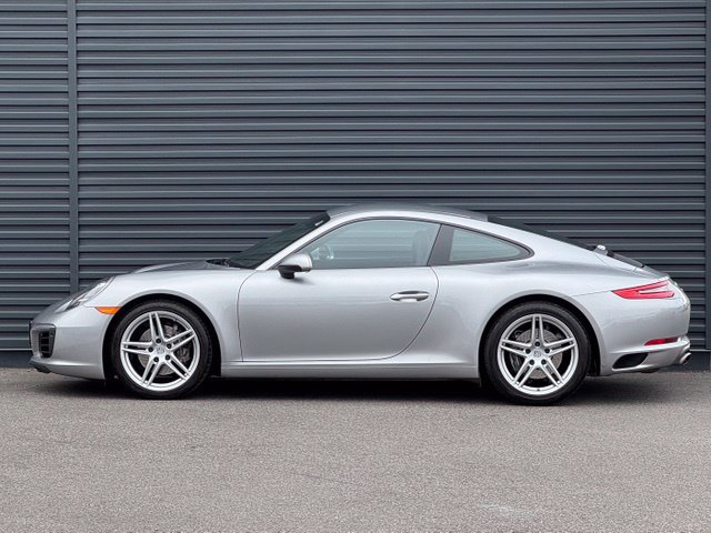 Used 2018 Porsche 911 Carrera RWD image 2