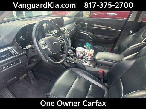 Used 2022 Kia Telluride S image 2