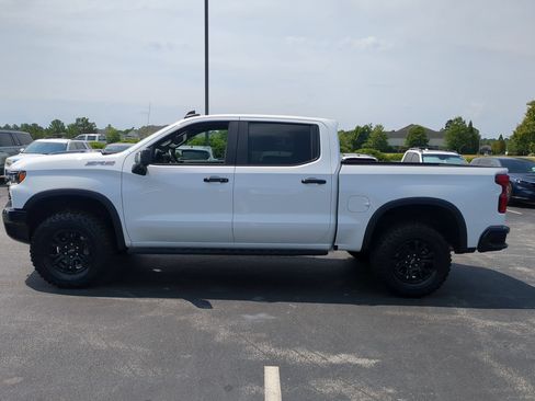 Used 2022 Chevrolet Silverado 1500 ZR2 AWD/4WD image 7