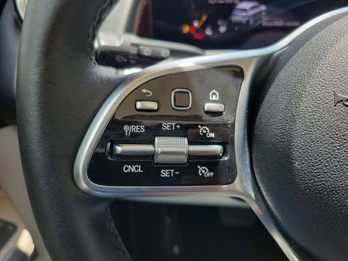 Used 2023 Mercedes-Benz GLB 250 image 28