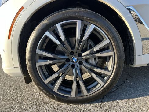 Used 2022 BMW X7 xDrive40i image 12