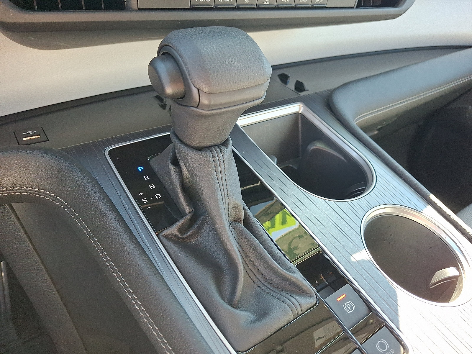 Certified 2025 Toyota Sienna LE AWD/4WD image 15