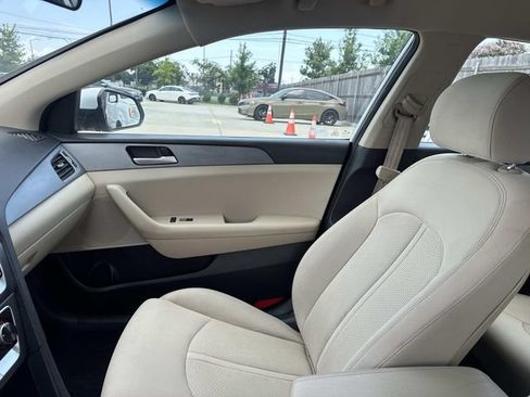 Used 2019 Hyundai Sonata SE FWD image 15