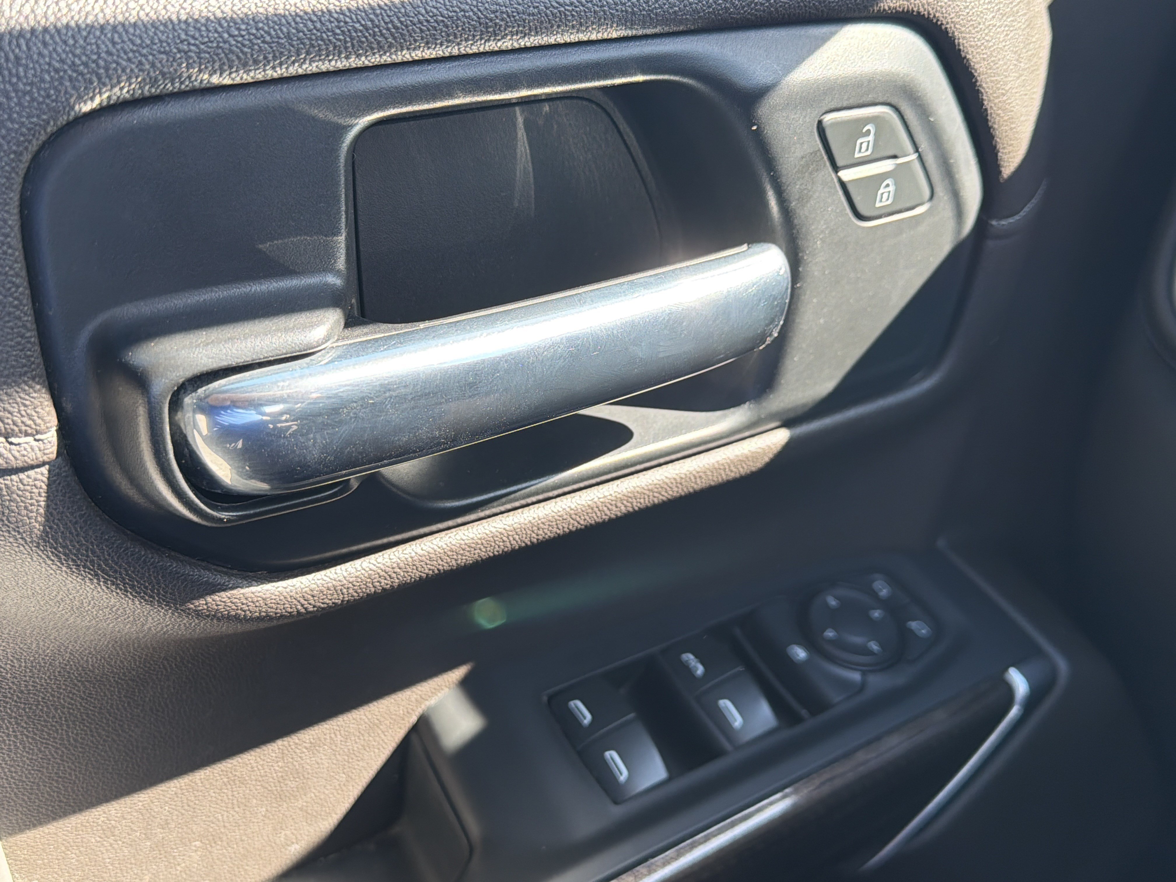 Used 2021 Chevrolet Silverado 1500 LT w/ Fleet Comfort Package AWD/4WD image 19
