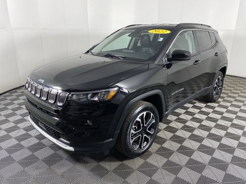 Used 2022 Jeep Compass Limited image 10