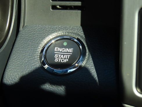 Used 2022 Ford F250 Platinum w/ FX4 Off-Road Package image 31