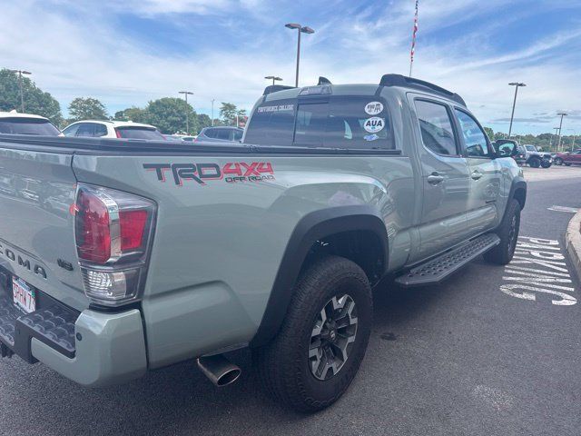 Used 2023 Toyota Tacoma TRD Off-Road w/ TRD Premium Off Road Package AWD/4WD image 3