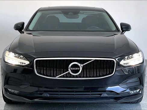 Used 2017 Volvo S90 T5 Momentum w/ Convenience Package FWD image 3