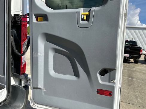 Used 2018 Ford Transit 150 XLT image 26