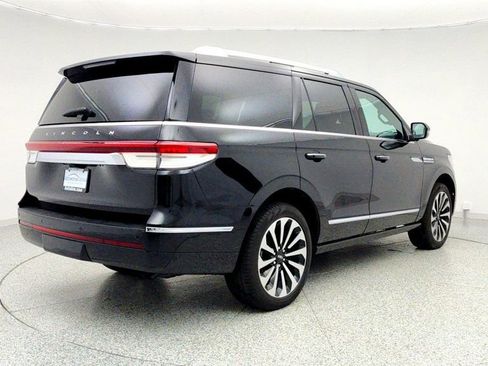 Used 2023 Lincoln Navigator Reserve image 5