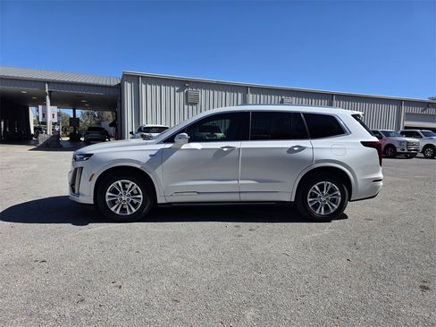 Used 2023 Cadillac XT6 Luxury image 6