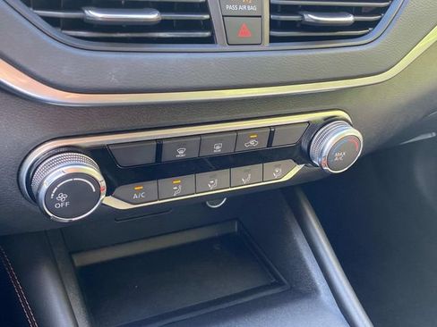Used 2022 Nissan Altima 2.5 SR FWD image 25