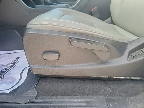 Used 2019 Chevrolet Colorado W/T w/ Custom Special Edition image 19