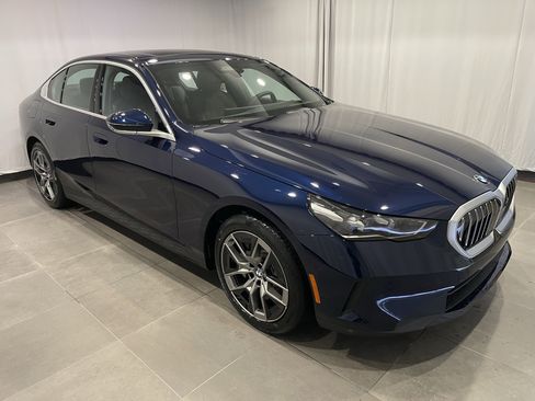 New 2026 BMW 530i xDrive AWD/4WD image 3