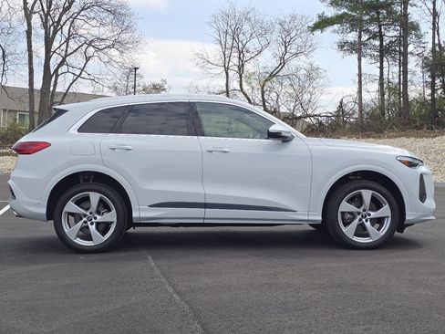 Certified 2025 Audi Q5 Premium Plus w/ Premium Plus AWD/4WD image 28