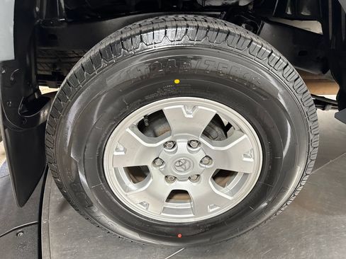 Used 2010 Toyota Tacoma PreRunner RWD image 13