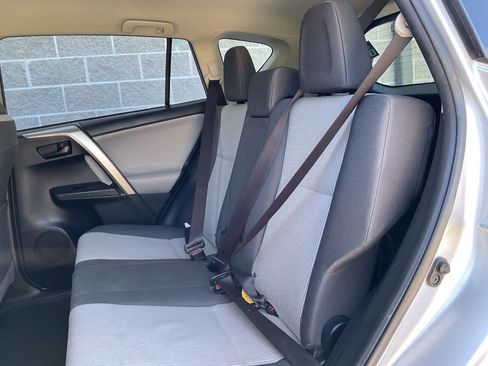 Used 2014 Toyota RAV4 LE FWD image 27