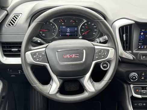 Used 2024 GMC Terrain SLE image 22