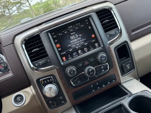 Used 2013 RAM 1500 Laramie w/ Convenience Group image 24