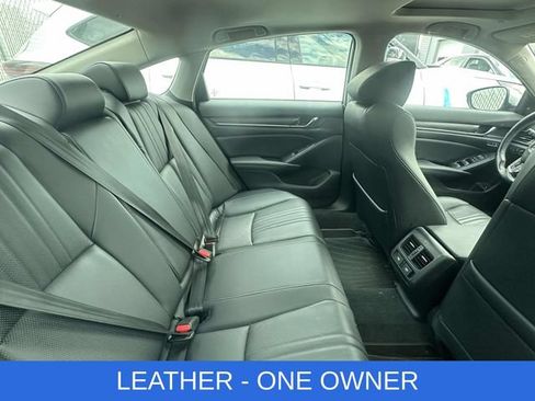 Used 2022 Honda Accord Touring image 3