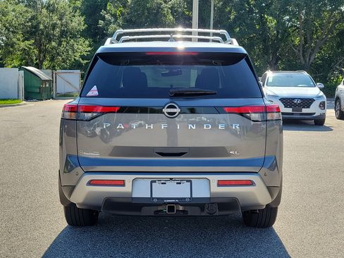 Certified 2025 Nissan Pathfinder SL w/ SL Premium Package FWD image 6
