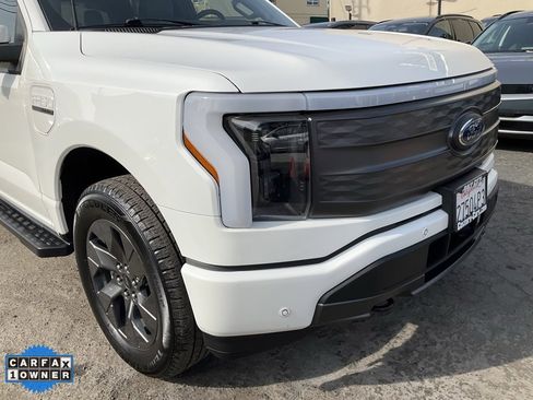Used 2022 Ford F150 Lightning Lariat image 69