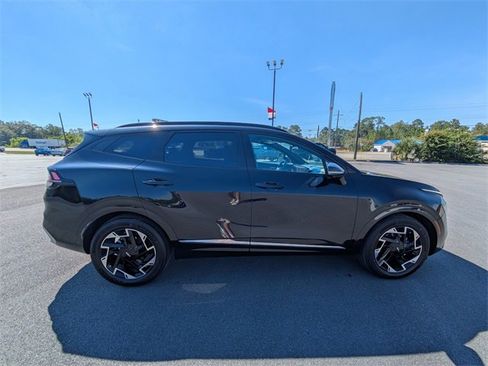 Used 2023 Kia Sportage SX image 3