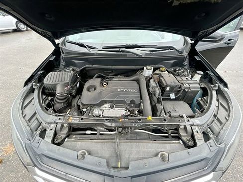 Used 2018 Chevrolet Equinox LT image 28