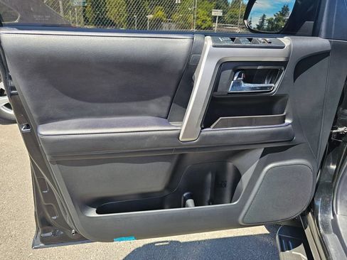 Certified 2022 Toyota 4Runner SR5 Premium w/ Moonroof Package AWD/4WD image 22